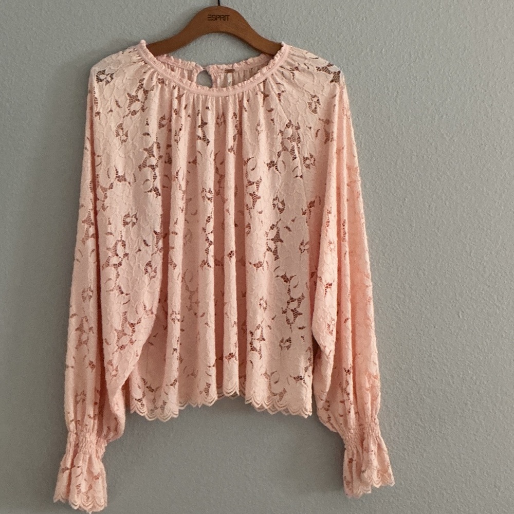 Free People Blush Peach Lace Bohemian Top Cottagecore, Festive, Vintage, Lace